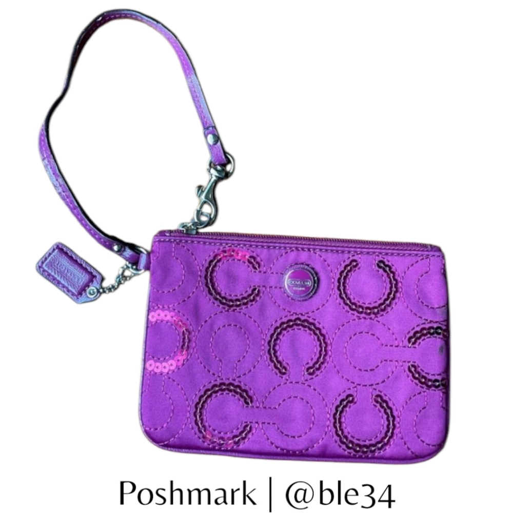 Vintage Y2K 00's Authentic Coach Pink Sequin Clasic C Print Wristlet 👛